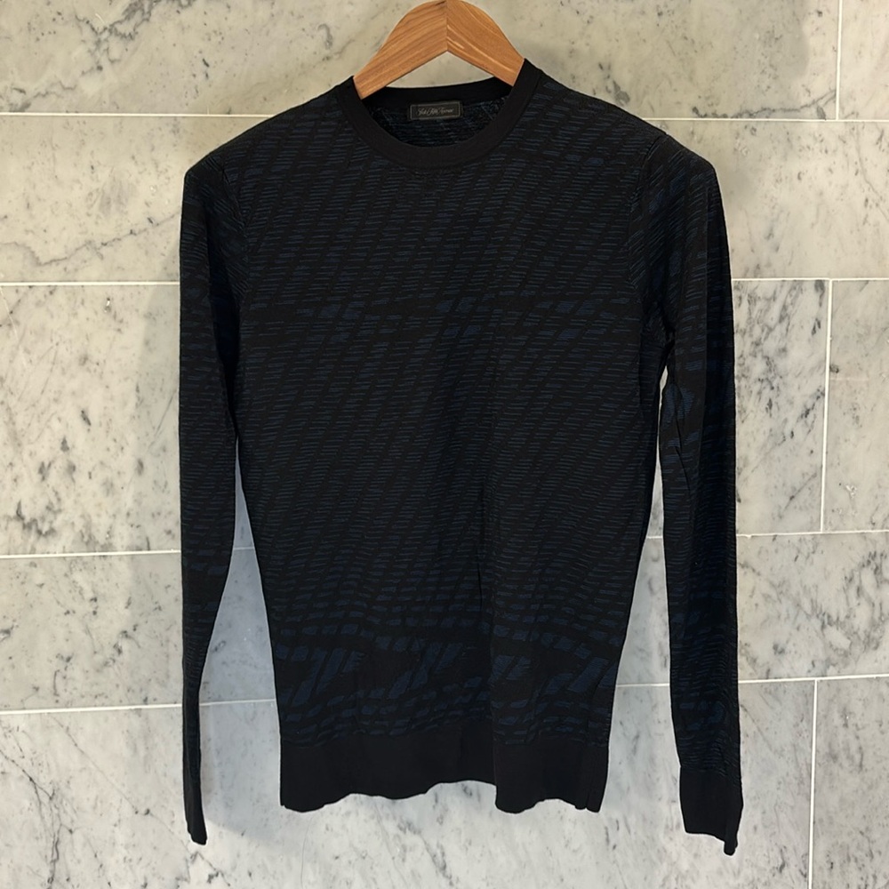 Men’s Saks Fifth Avenue black and navy blue crew sweater - wool blend - M